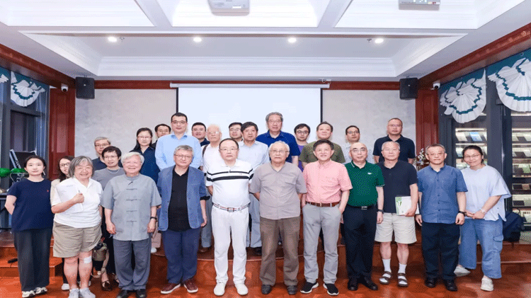 会讯 ｜ “学术最高点”的使命所在，就是要同“外面”对话 ——《学术月刊》等举办“中国研究的当下与前路”研讨会